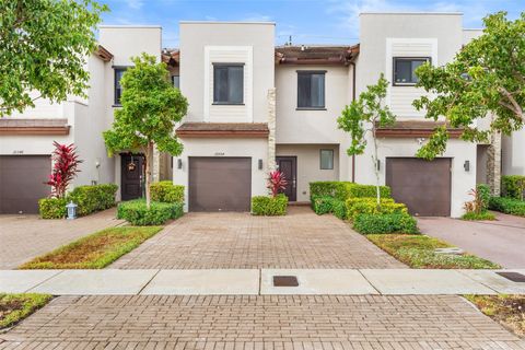 20554 NE 2nd Ct 20554 Miami FL 33179