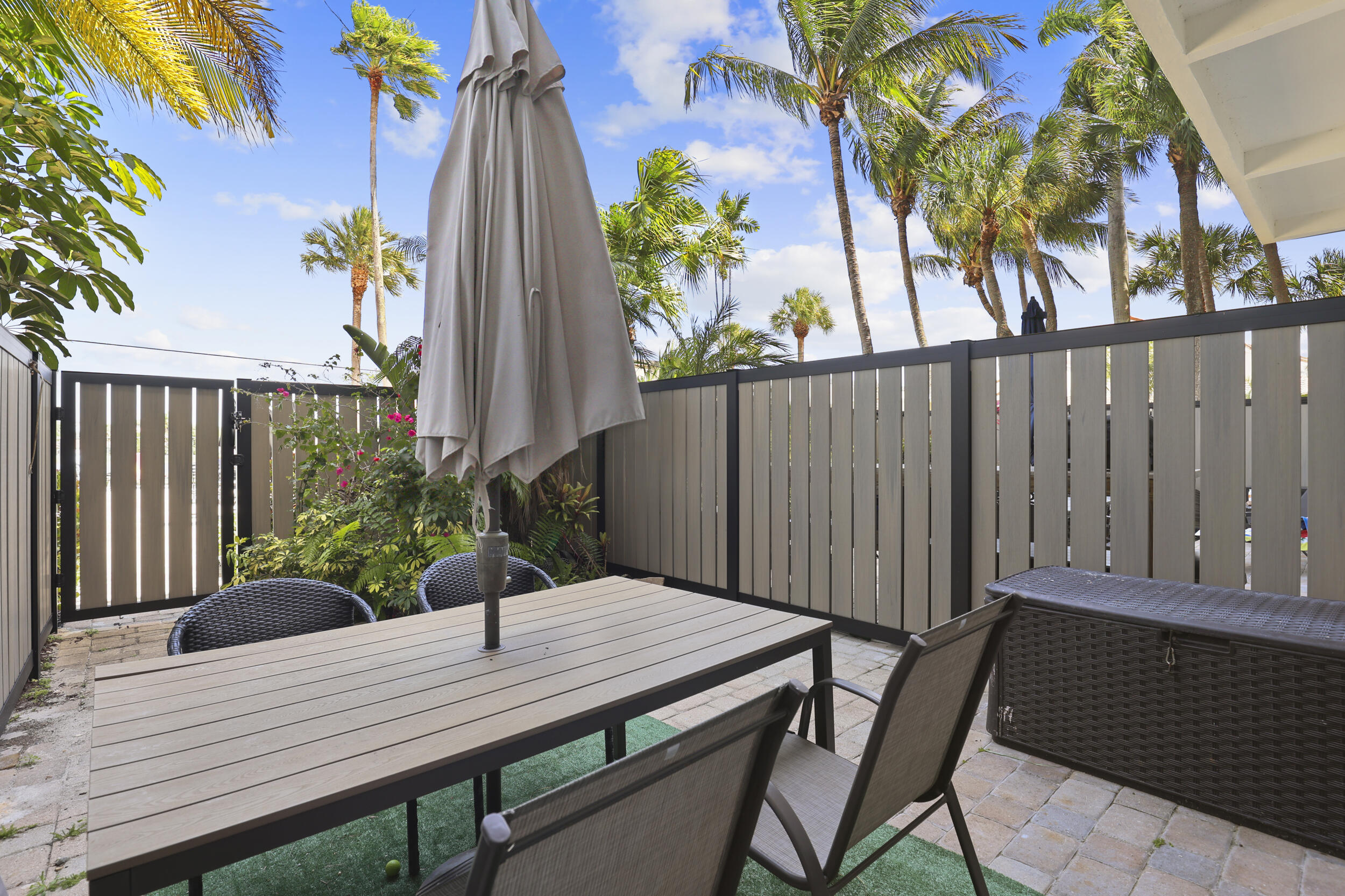 LAKESHORE CLUB CONDO - Residential