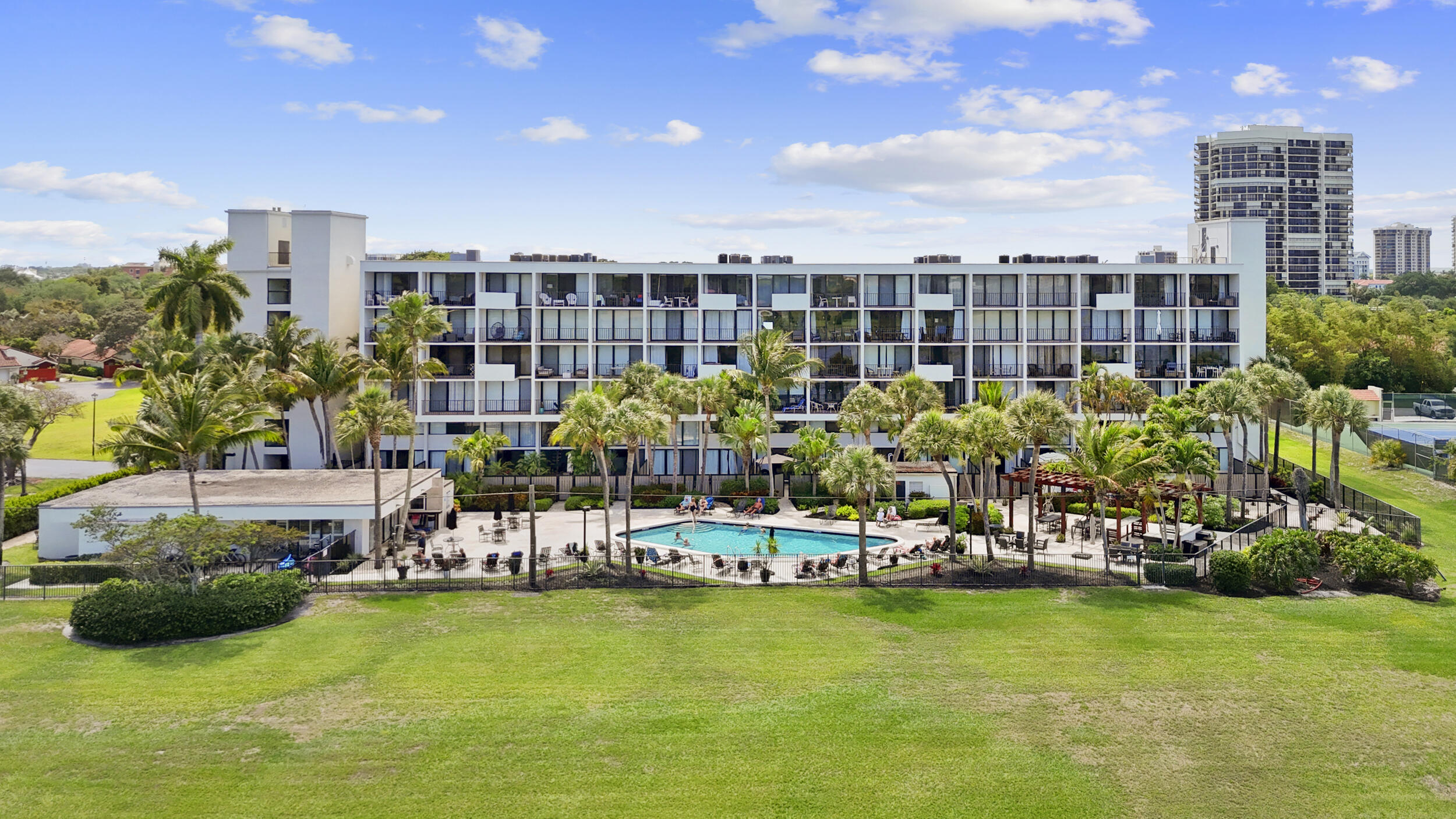 LAKESHORE CLUB CONDO - Residential