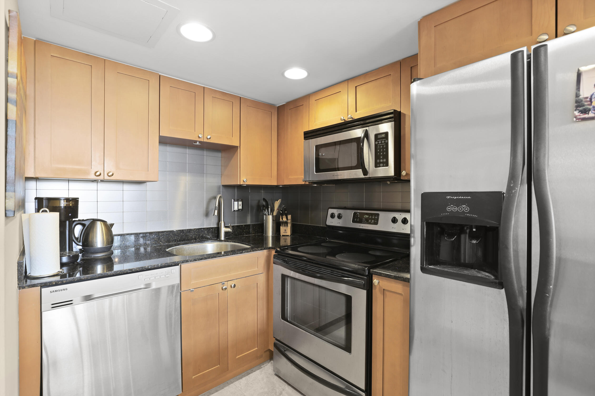 LAKESHORE CLUB CONDO - Residential