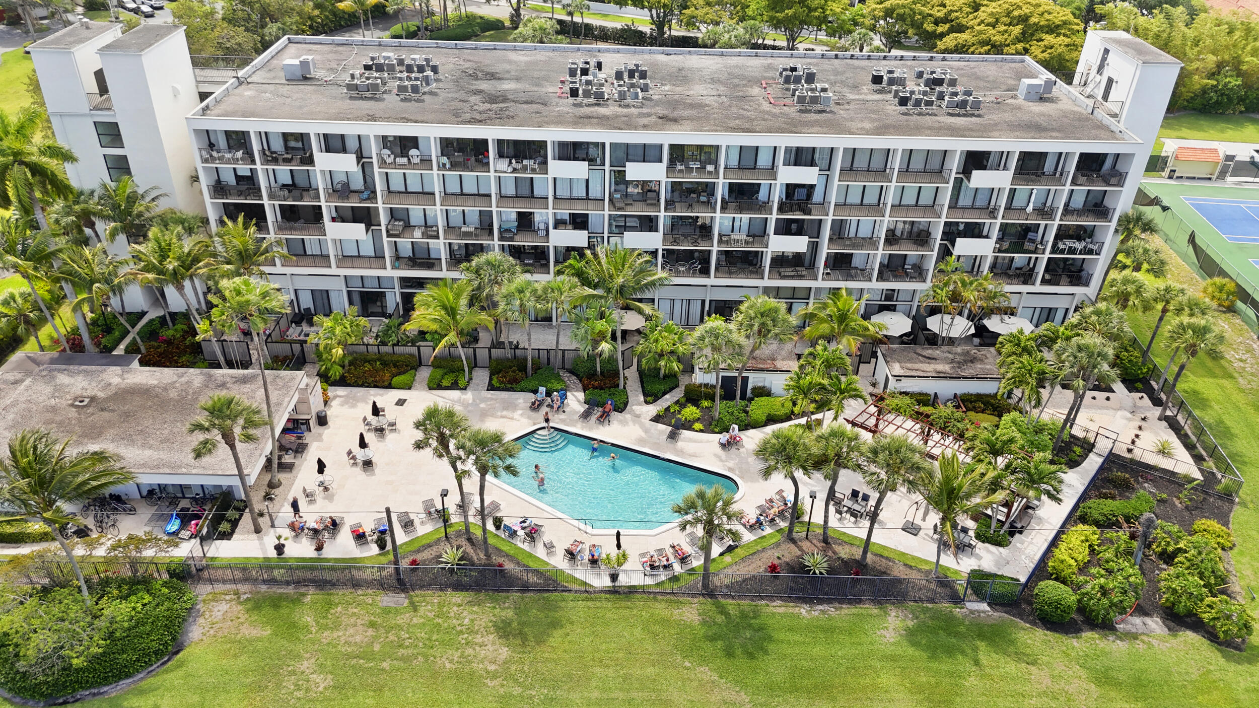 LAKESHORE CLUB CONDO - Residential