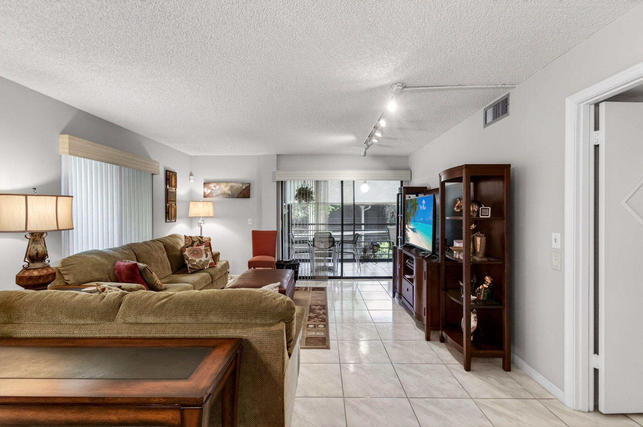 LAKESIDE CONDO 5 OF BANYAN SPRINGS - Residential