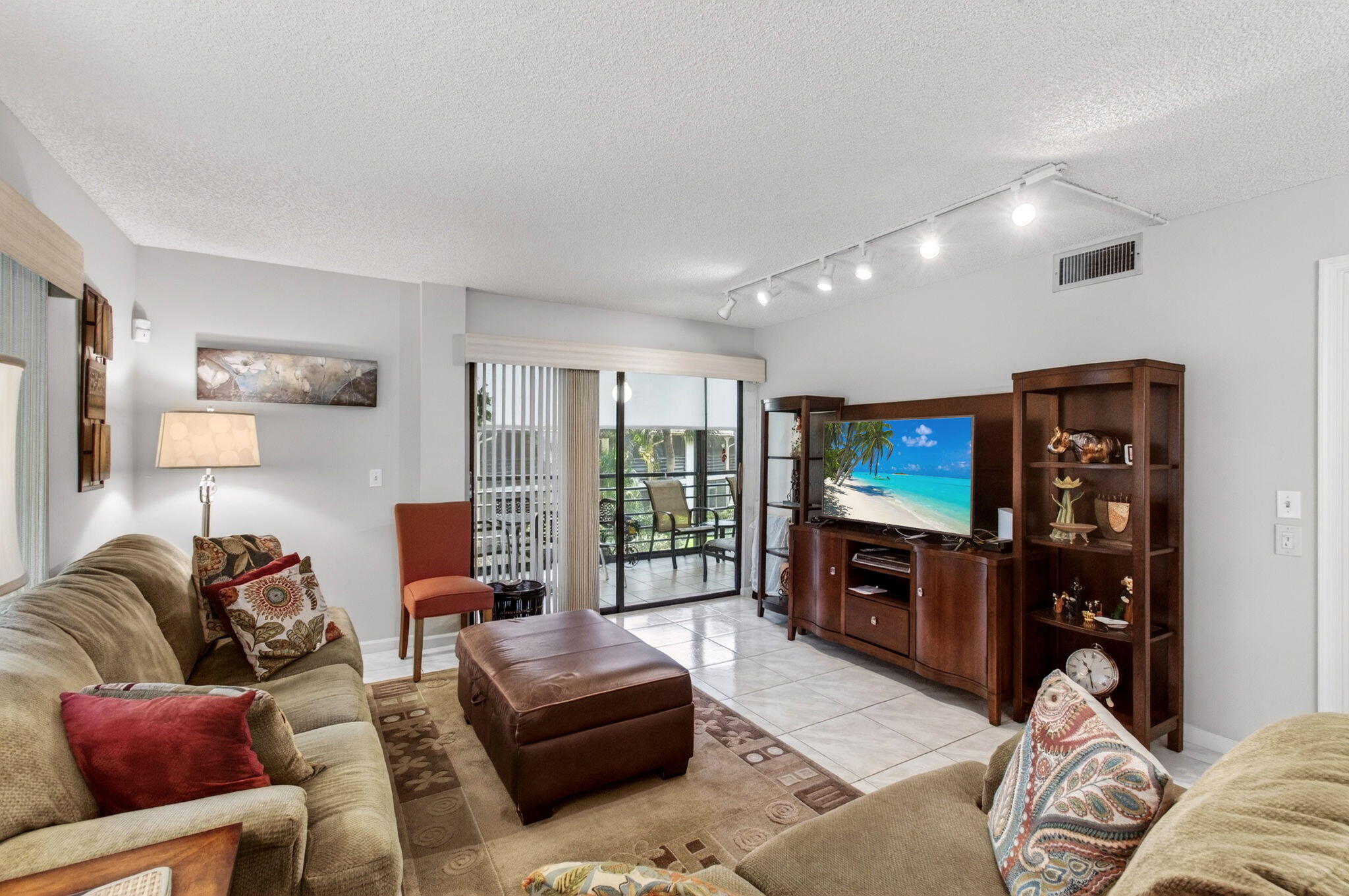 LAKESIDE CONDO 5 OF BANYAN SPRINGS - Residential