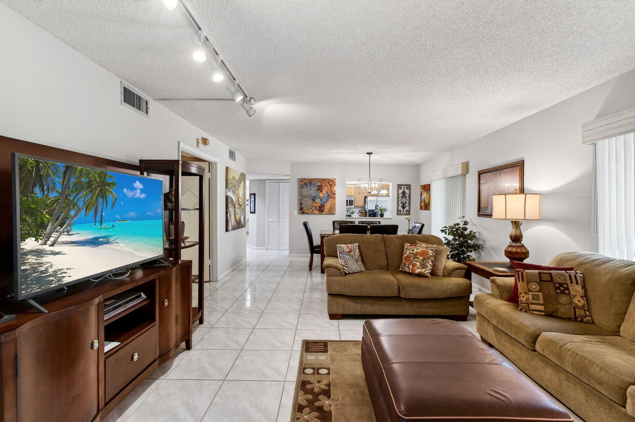 LAKESIDE CONDO 5 OF BANYAN SPRINGS - Residential