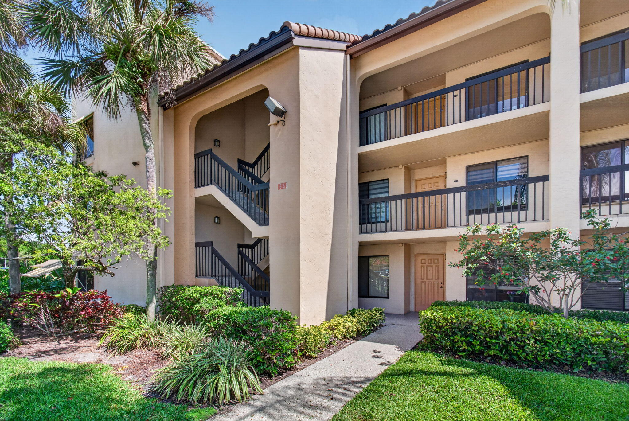 10174 Mangrove Drive 201