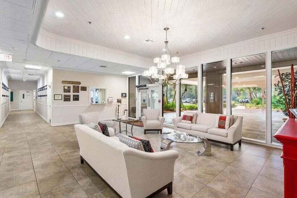 LAKESIDE CONDO 5 OF BANYAN SPRINGS - Residential