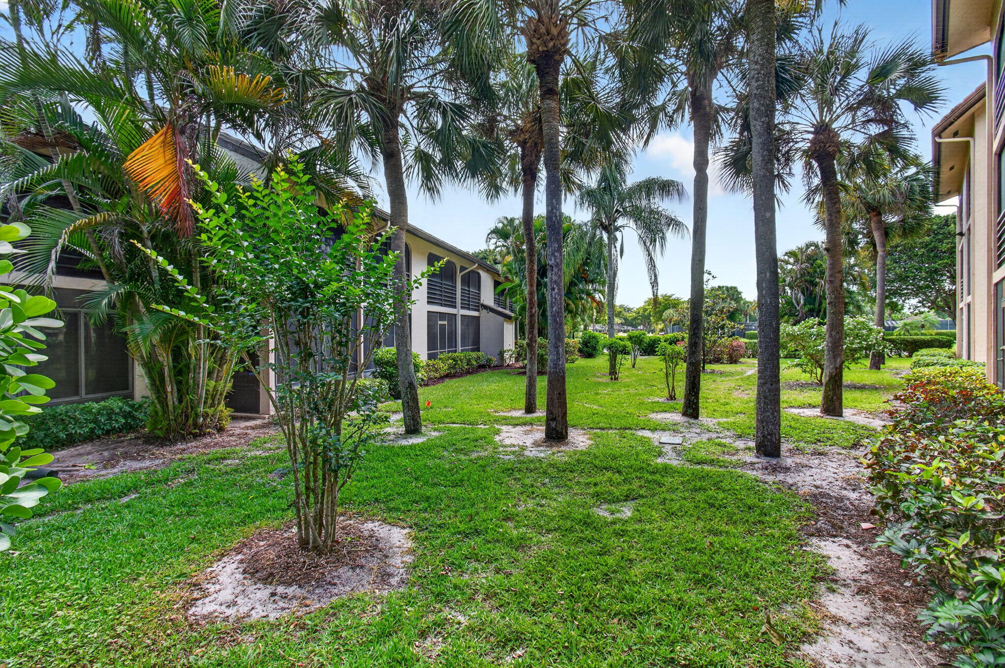 LAKESIDE CONDO 5 OF BANYAN SPRINGS - Residential