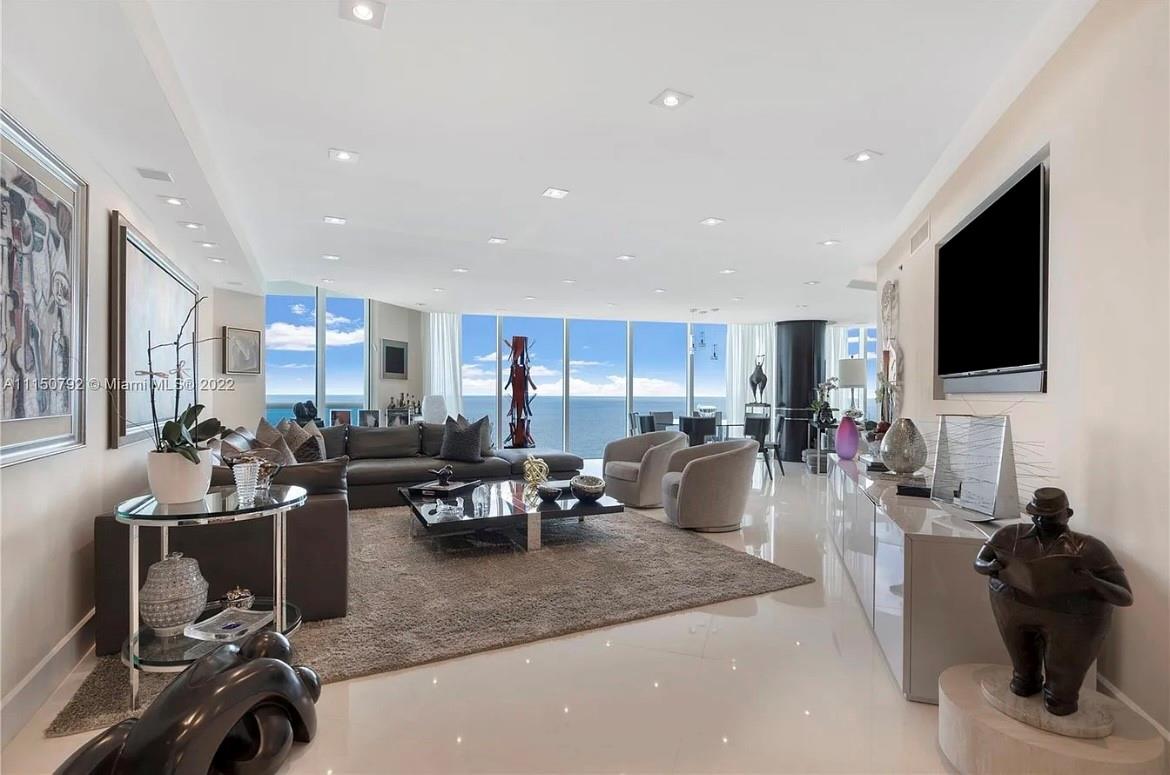2711 S Ocean Dr 2902