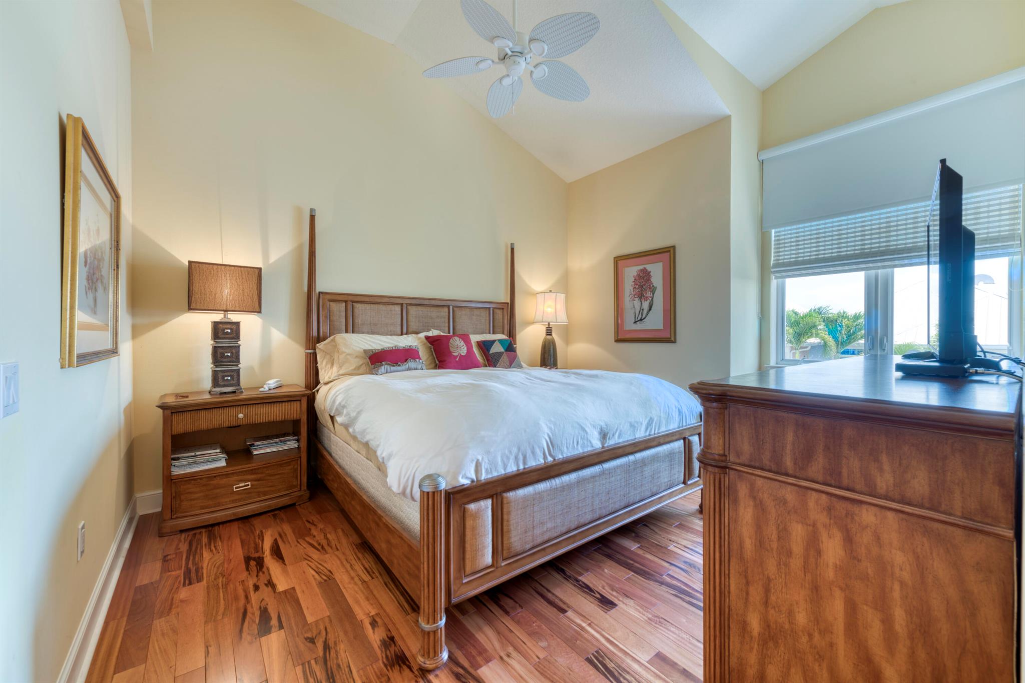 OLDE VILLAGE POINTE CONDO - Residential