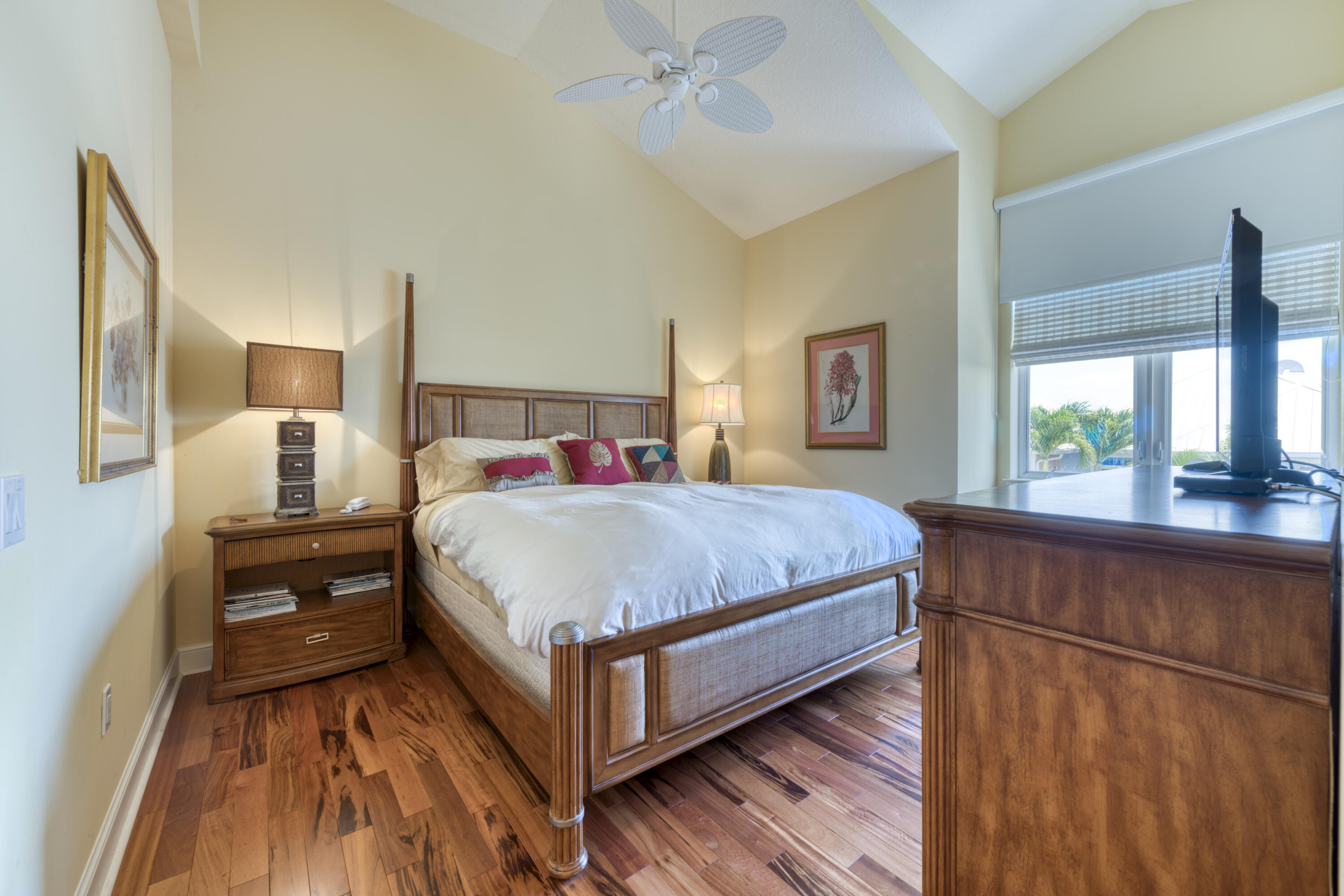 OLDE VILLAGE POINTE CONDO - Residential