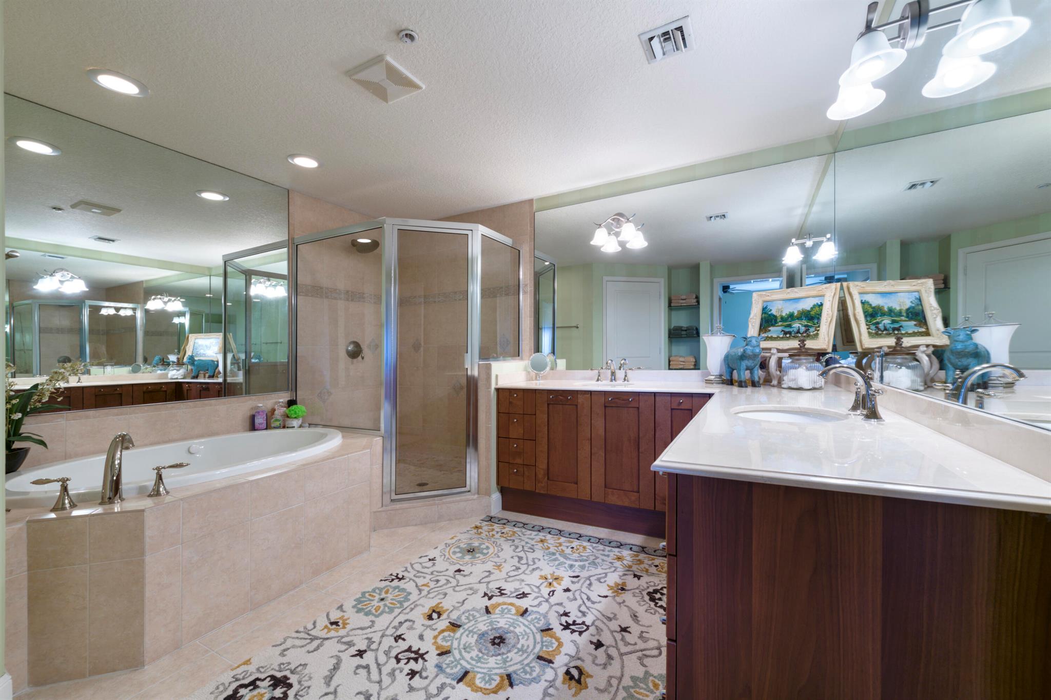 OLDE VILLAGE POINTE CONDO - Residential