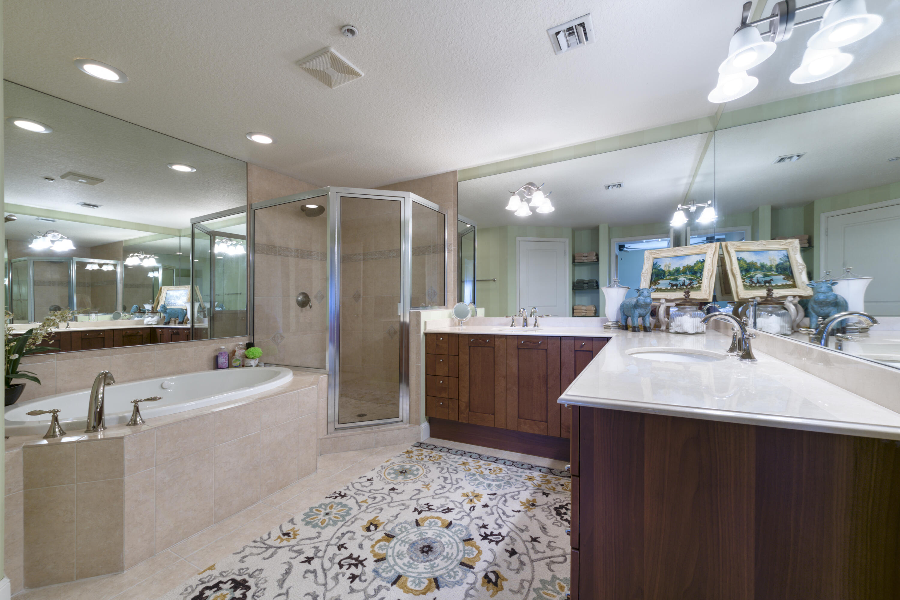 OLDE VILLAGE POINTE CONDO - Residential