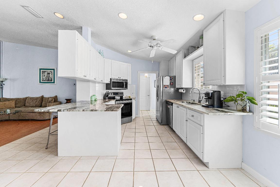 RIVERWALK 4 - Residential