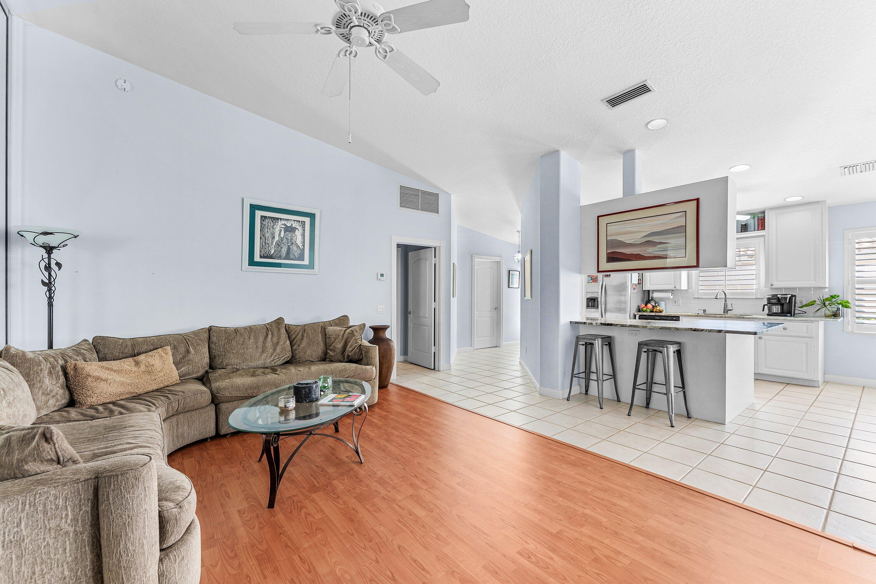 RIVERWALK 4 - Residential