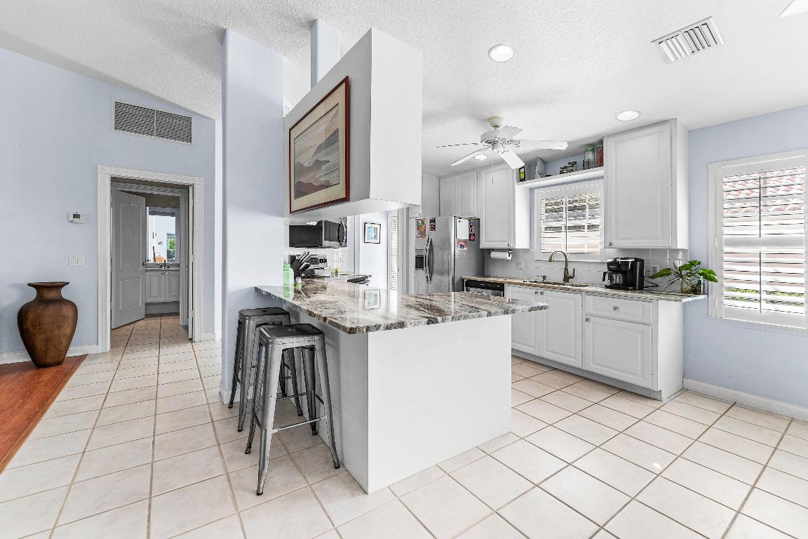 RIVERWALK 4 - Residential