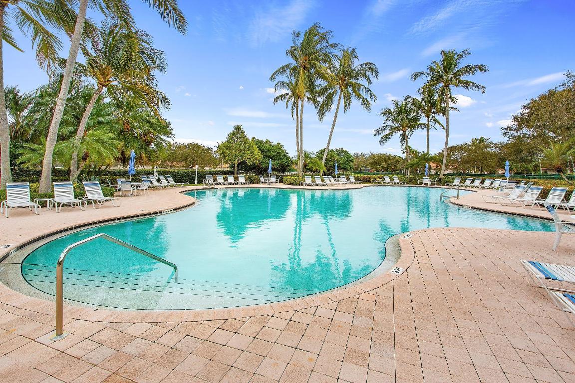 RIVERWALK 4 - Residential