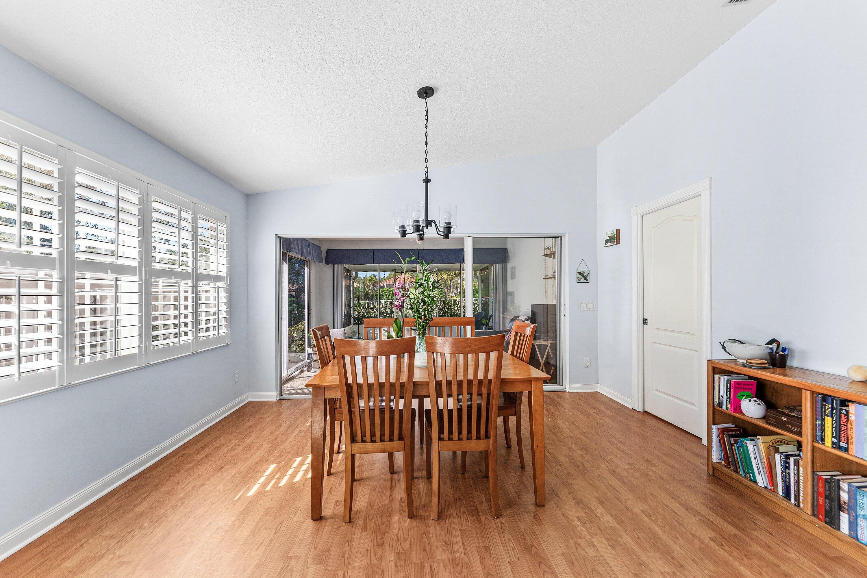 RIVERWALK 4 - Residential