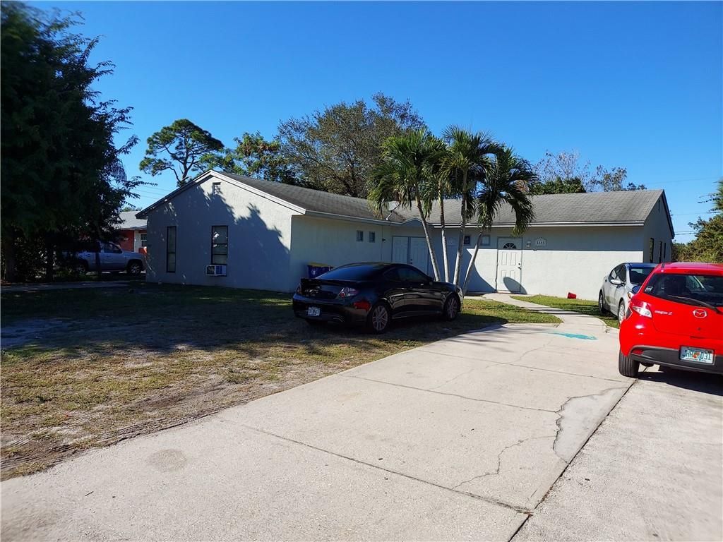 Photo of 3333 SE Ellendale St, Stuart, FL 34997 (MLS # F10314976)
