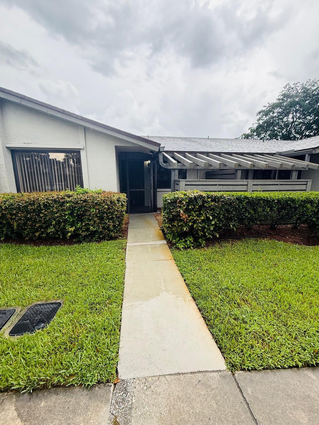 Photo of 445 LAKEVIEW Drive #3, Weston, FL 33326 (MLS # B26062390)