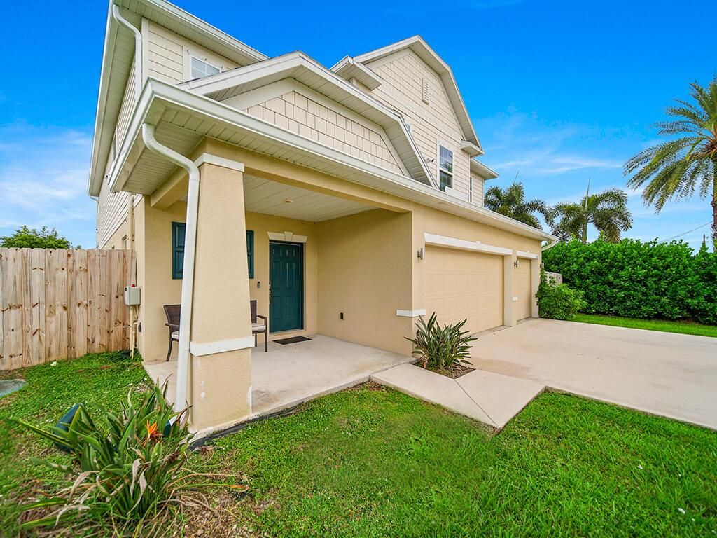 Photo of 4662 SW Bradbury Street, Port Saint Lucie, FL 34953 (MLS # R11049370)