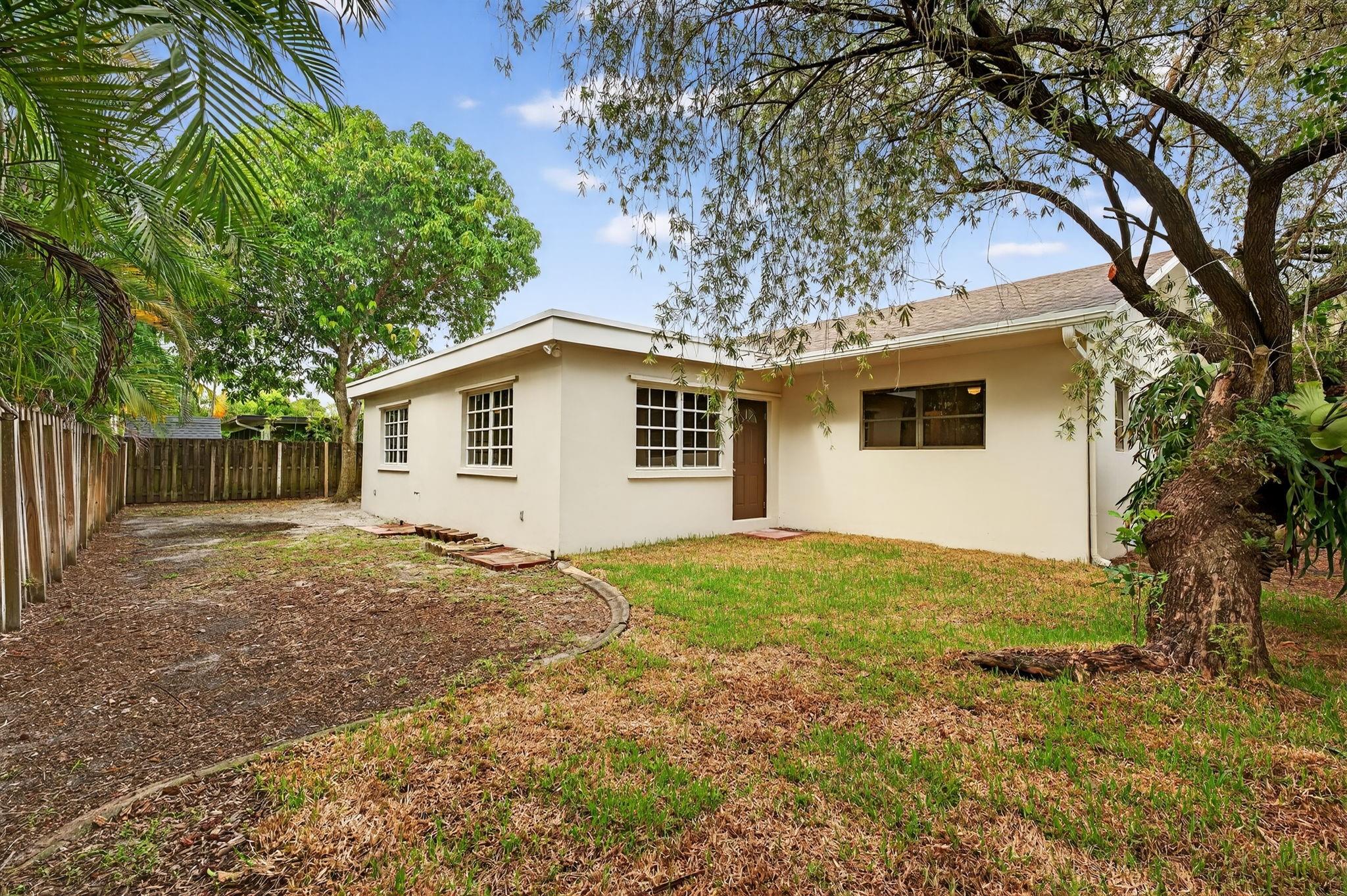 Flamingo Gardens-Black Ol - Residential