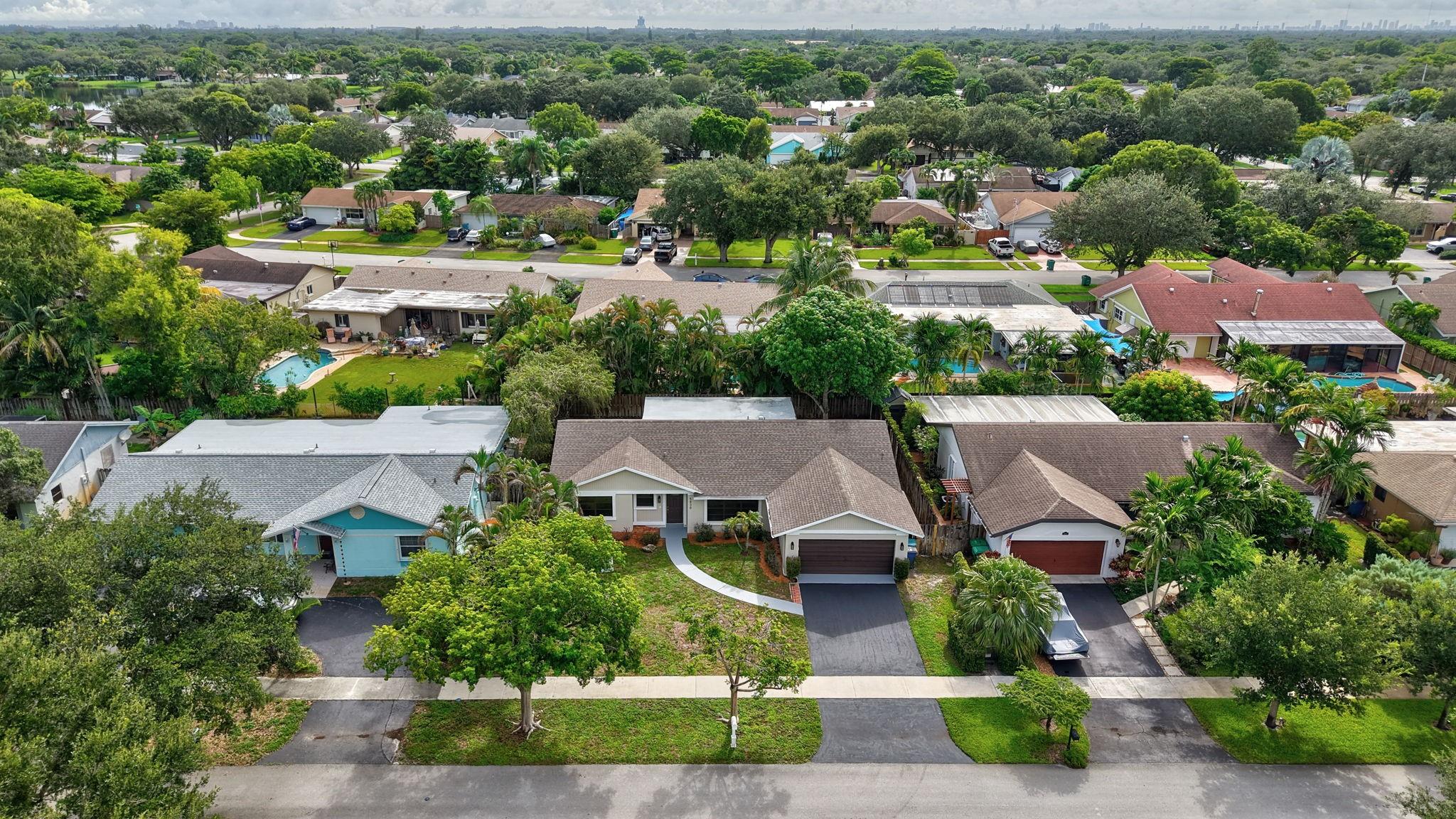 Flamingo Gardens-Black Ol - Residential