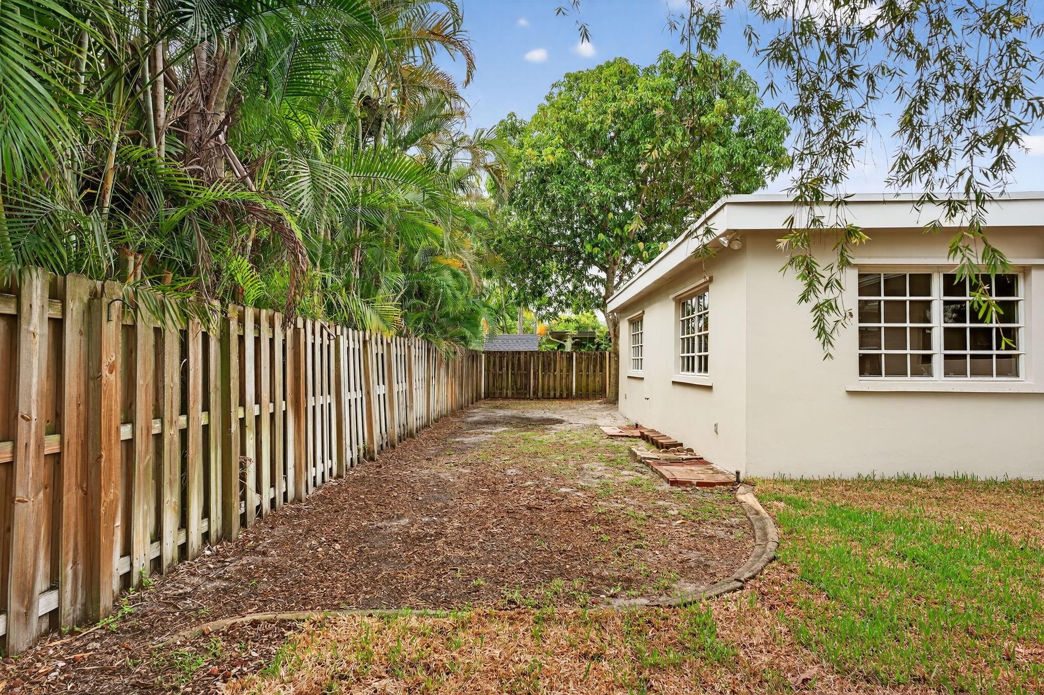 Flamingo Gardens-Black Ol - Residential