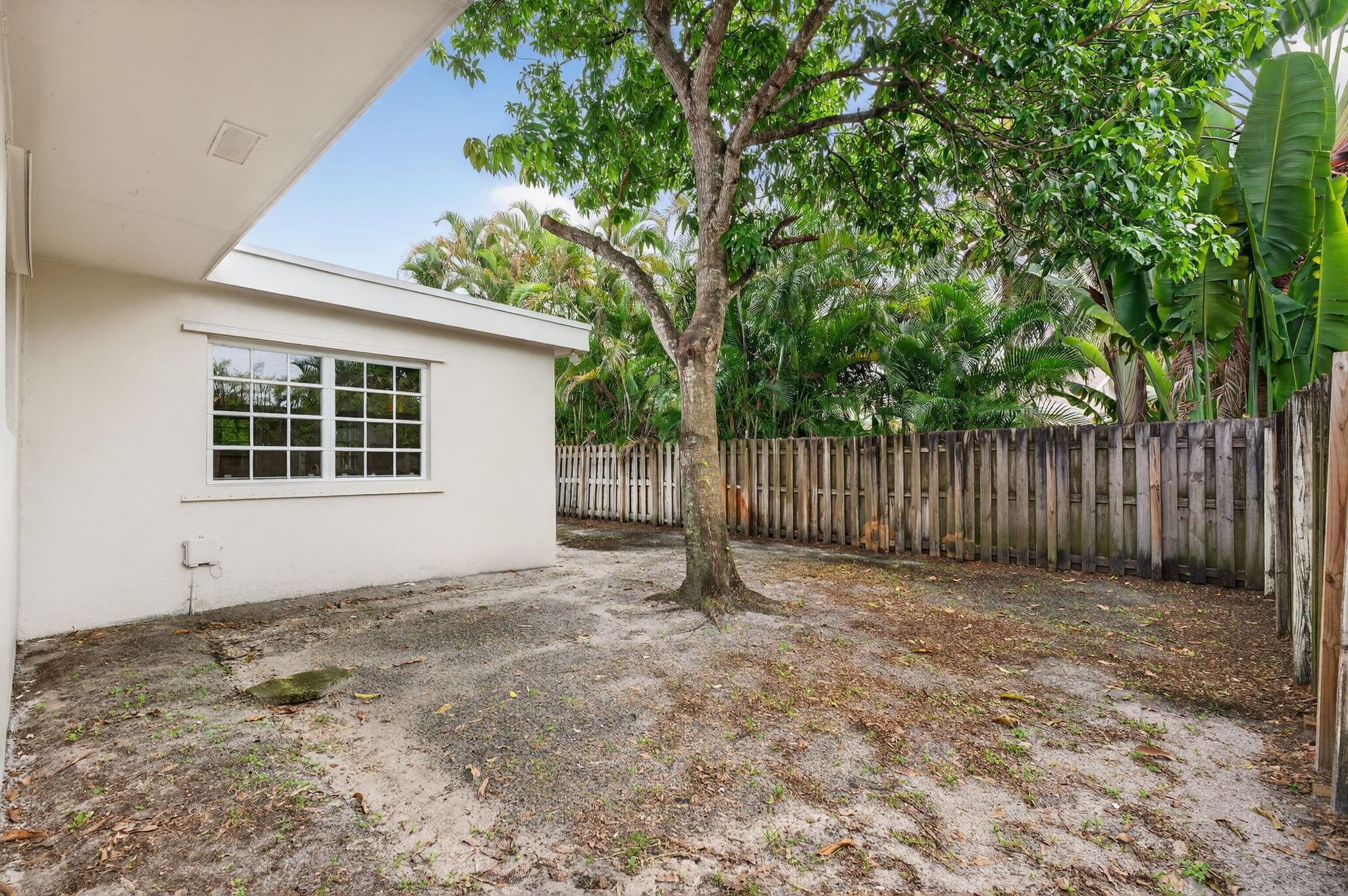Flamingo Gardens-Black Ol - Residential