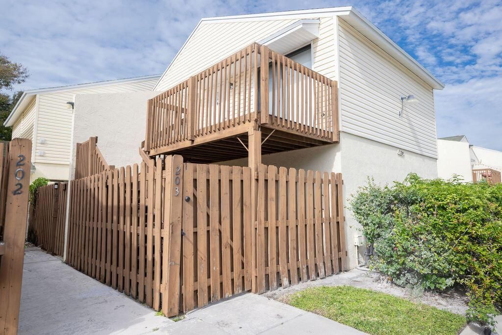 Photo of 641 Executive Center Drive #P203, West Palm Beach, FL 33401 (MLS # R11112734)