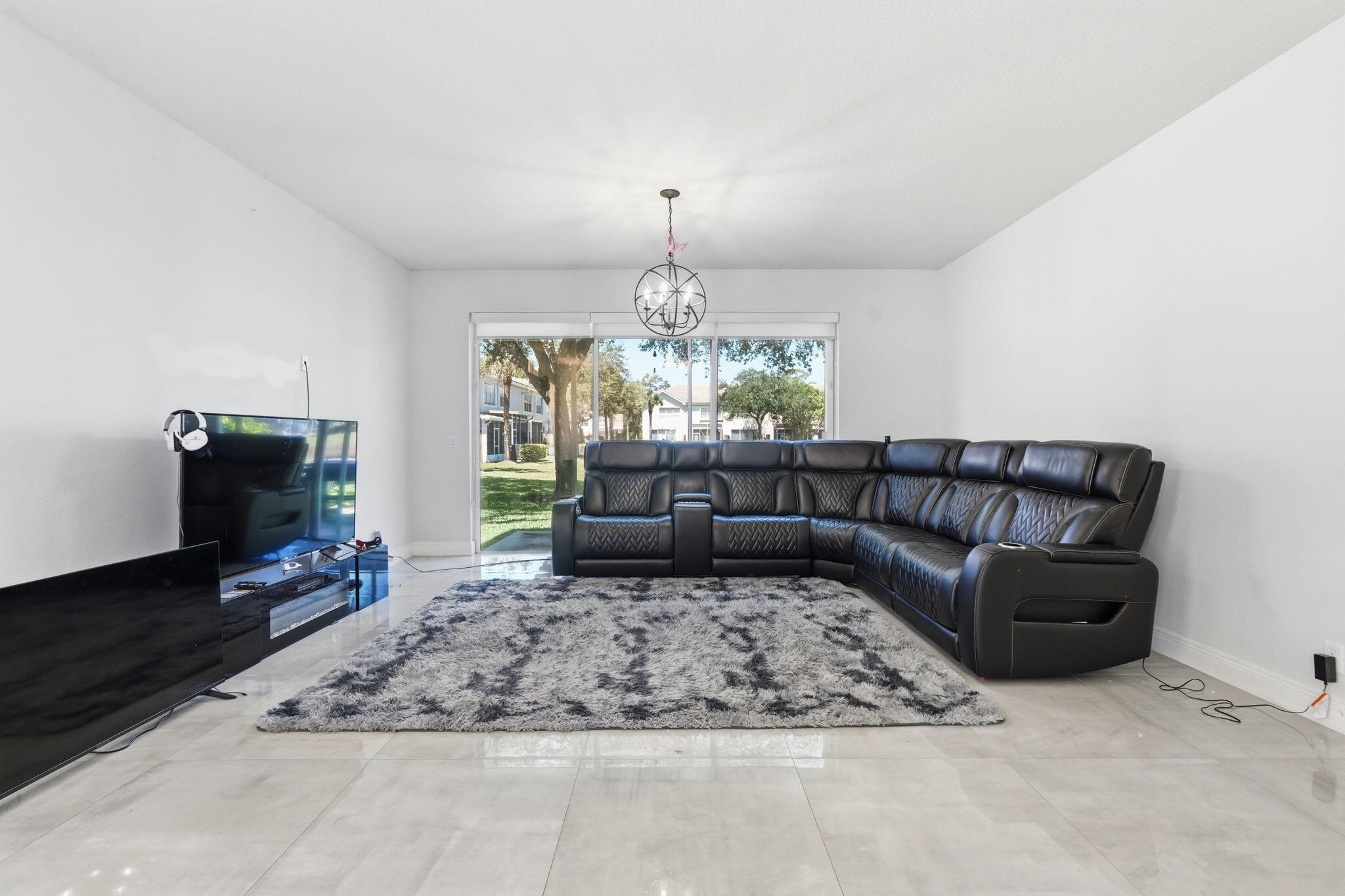 PINE LAKE - Residential