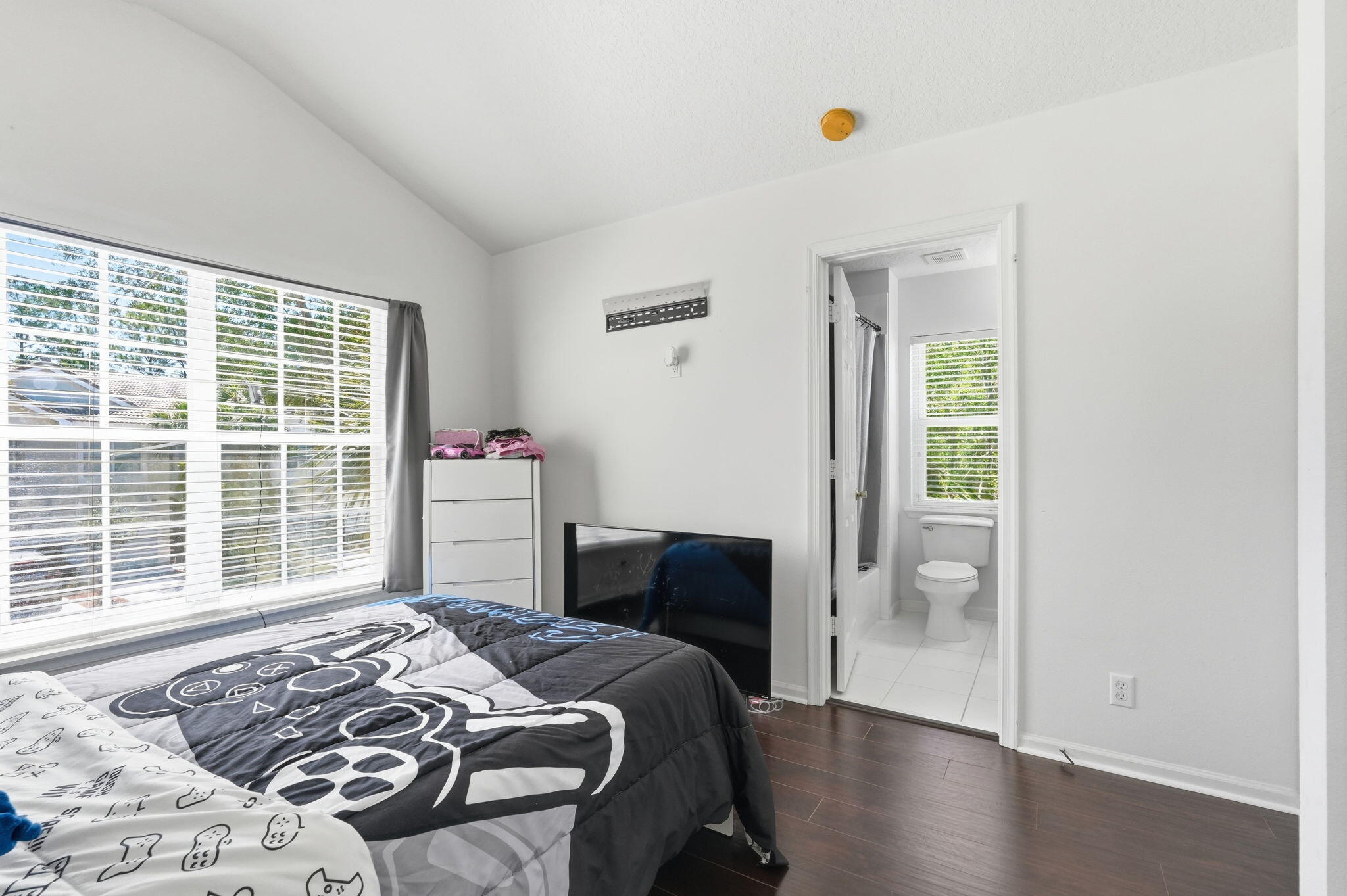 PINE LAKE - Residential