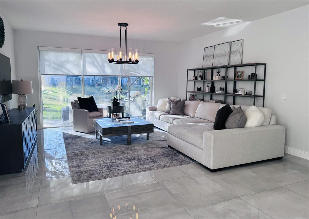 1086 Woodfield Road