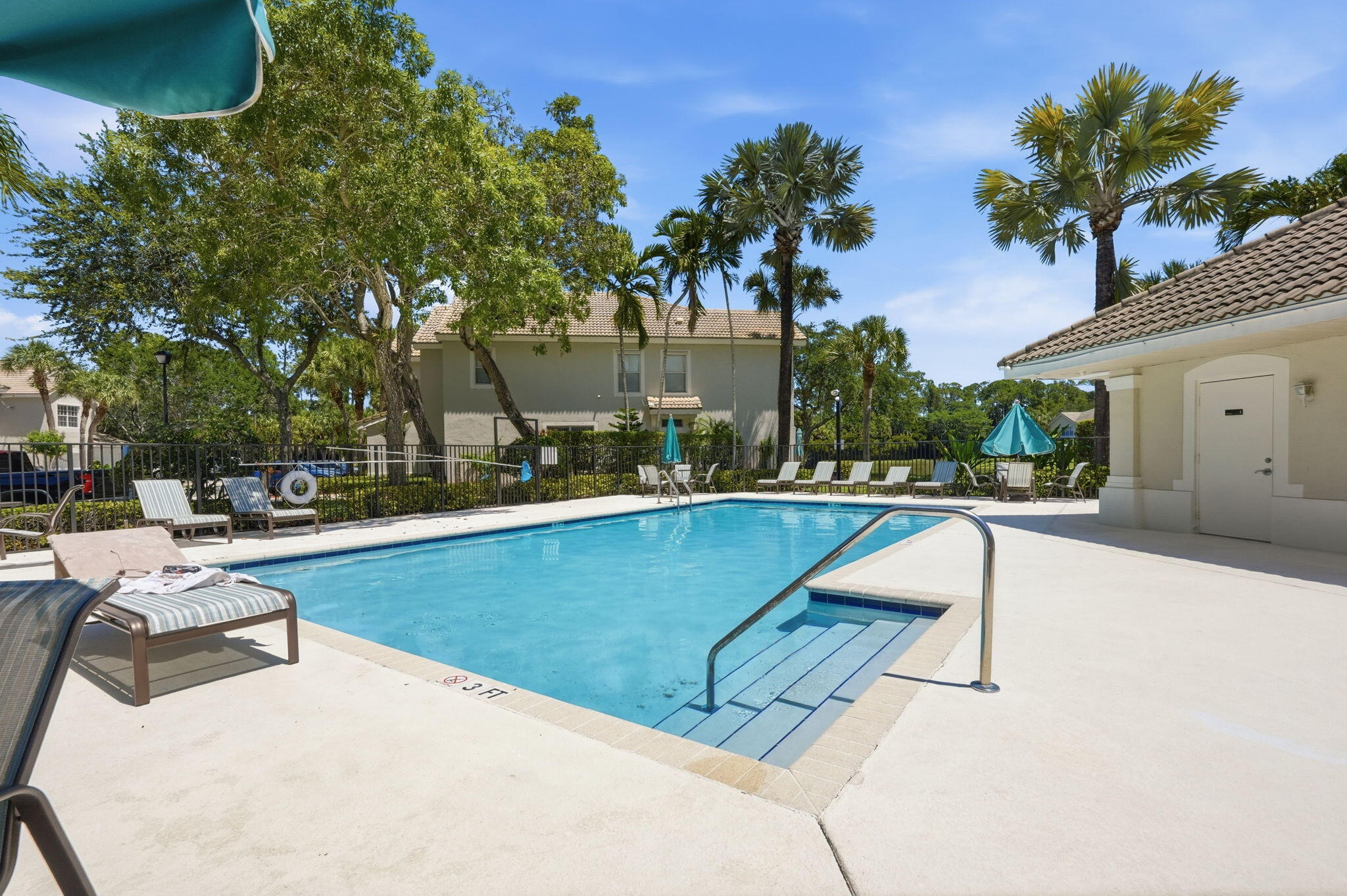 PINE LAKE - Residential