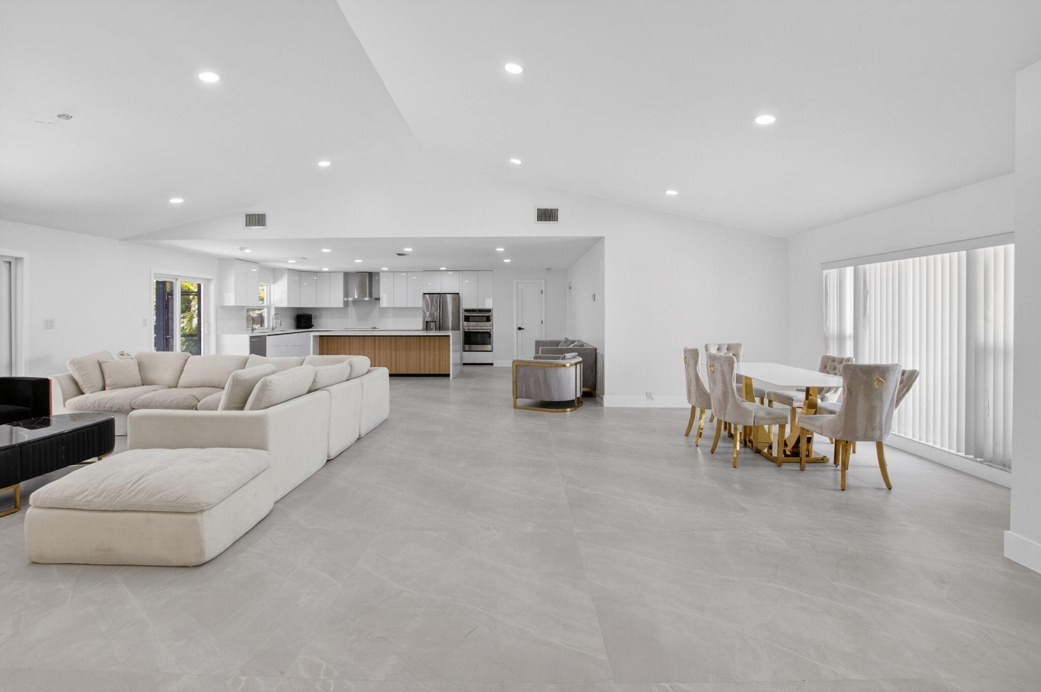 BOCA GREENS 2 - Residential