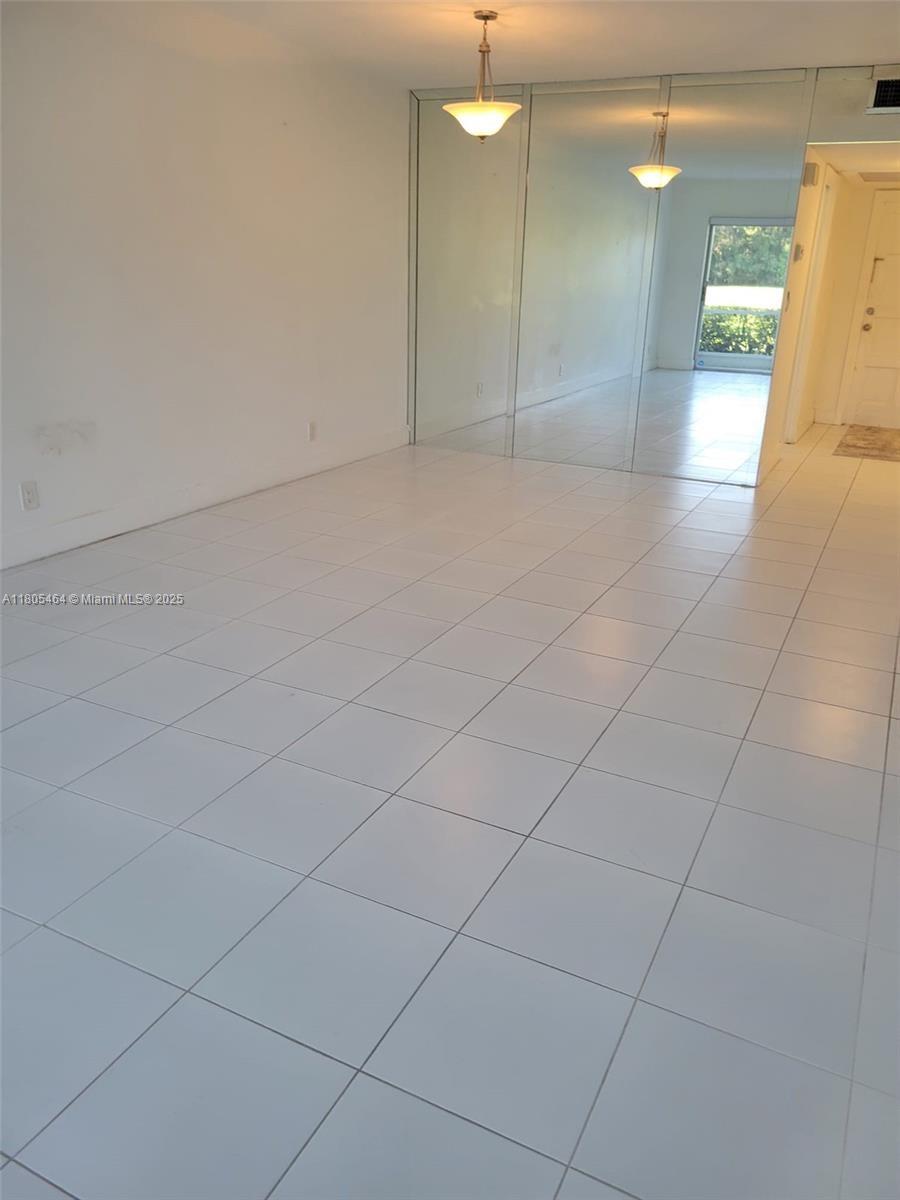 3100 N Palm Aire Dr 104