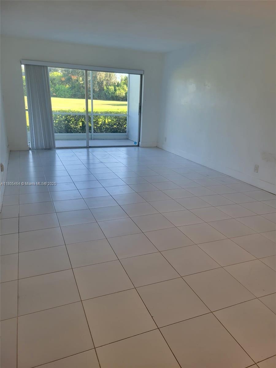 3100 N Palm Aire Dr 104
