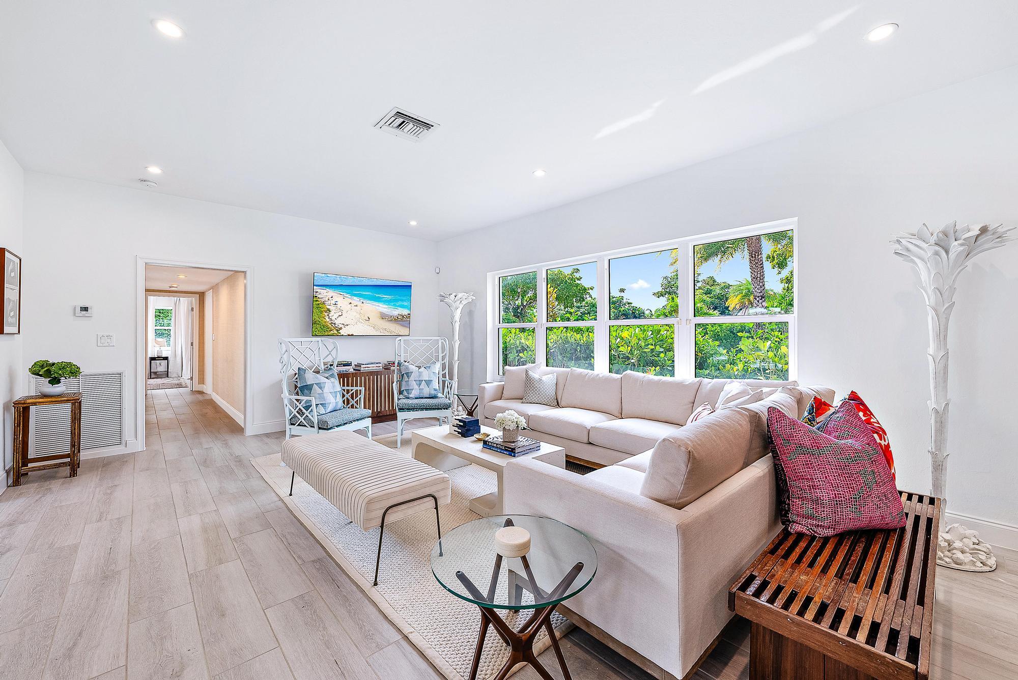 215 Cortez Road