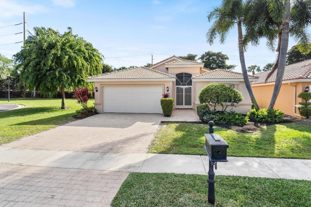 Photo of 6518 Via Trento, Delray Beach, FL 33446 (MLS # R11155138)