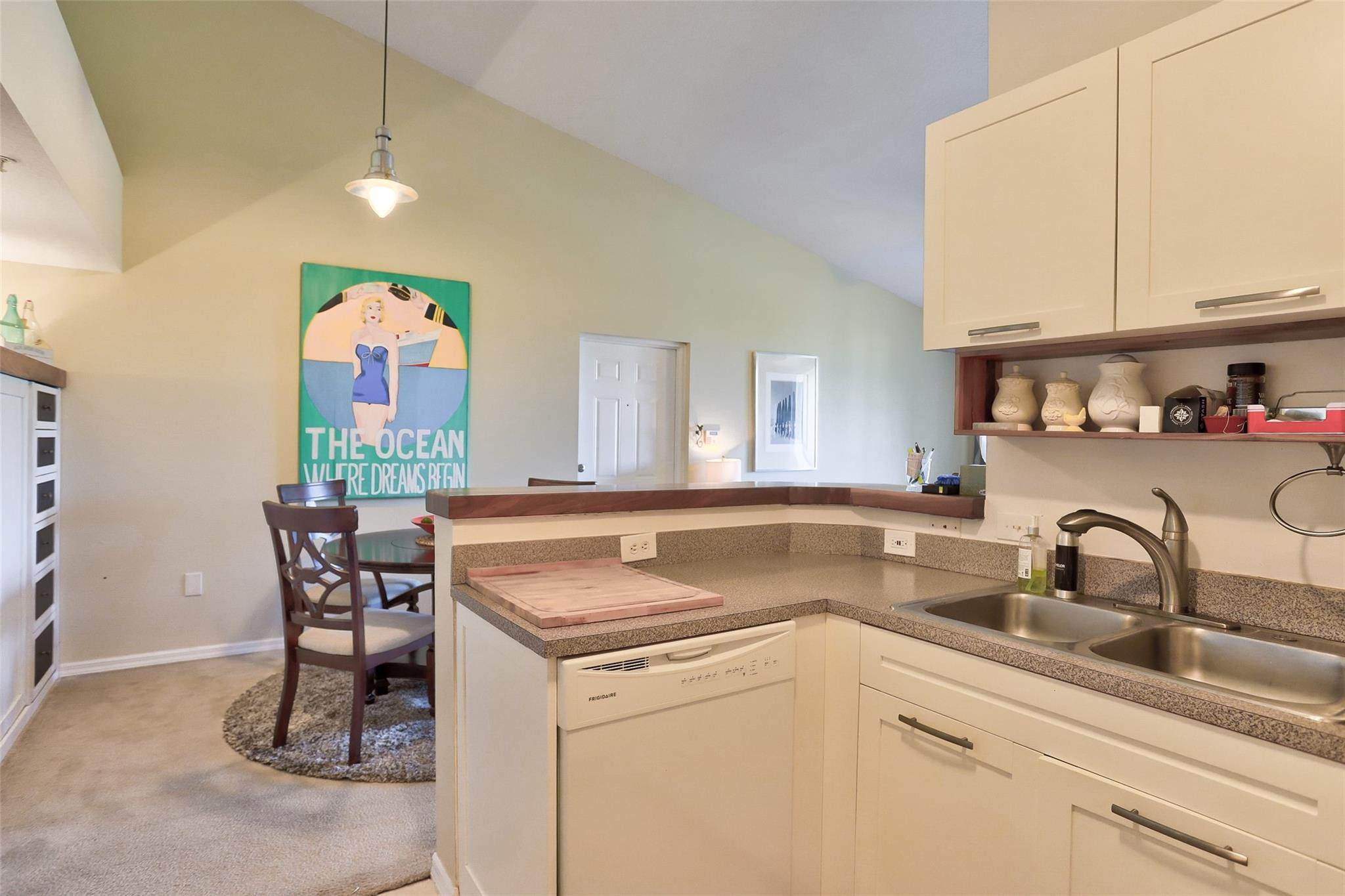 VILLA DEL SOL CONDO - Residential Lease