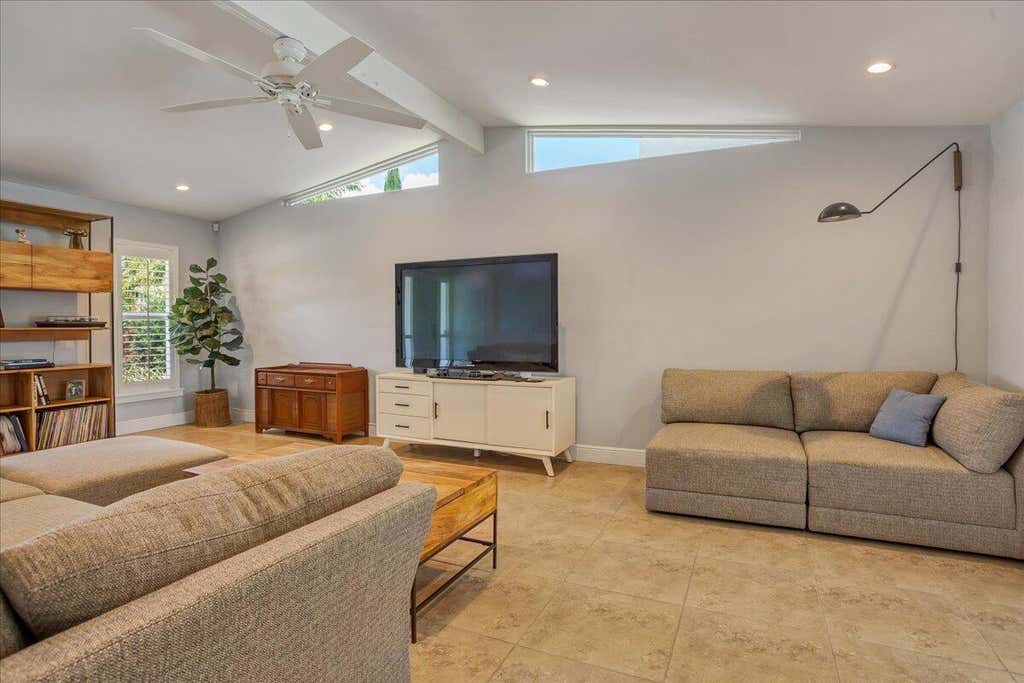Photo of 1110 SW 15th Street, Boca Raton, FL 33486 (MLS # B26046117)