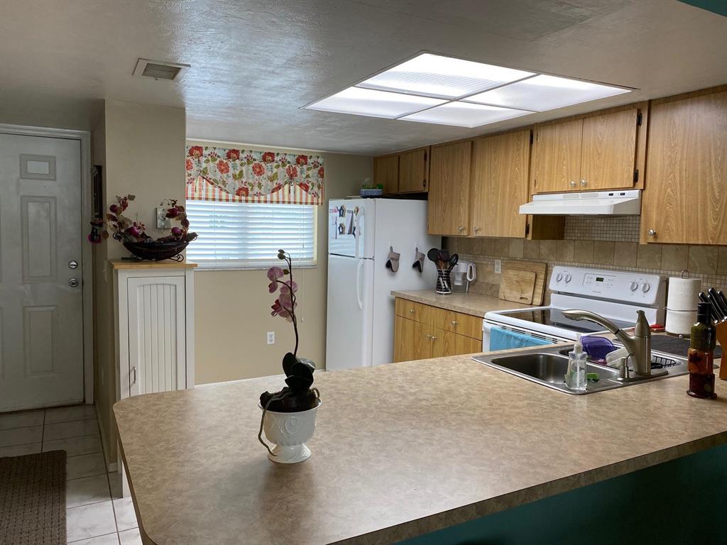 PALM BEACH TRACE CONDO - Residential