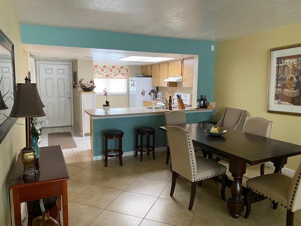 PALM BEACH TRACE CONDO - Residential