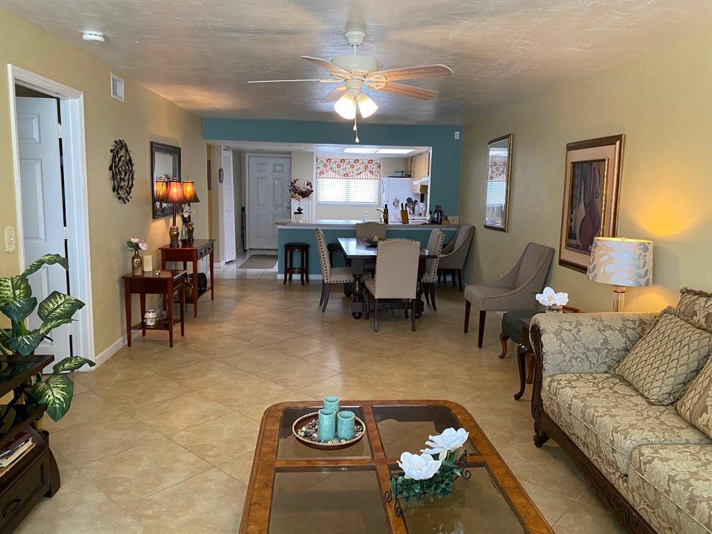 PALM BEACH TRACE CONDO - Residential