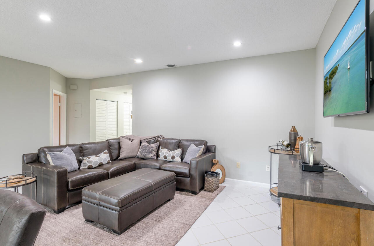 MONTEGO BAY AT BOCA POINTE CONDO - Residential