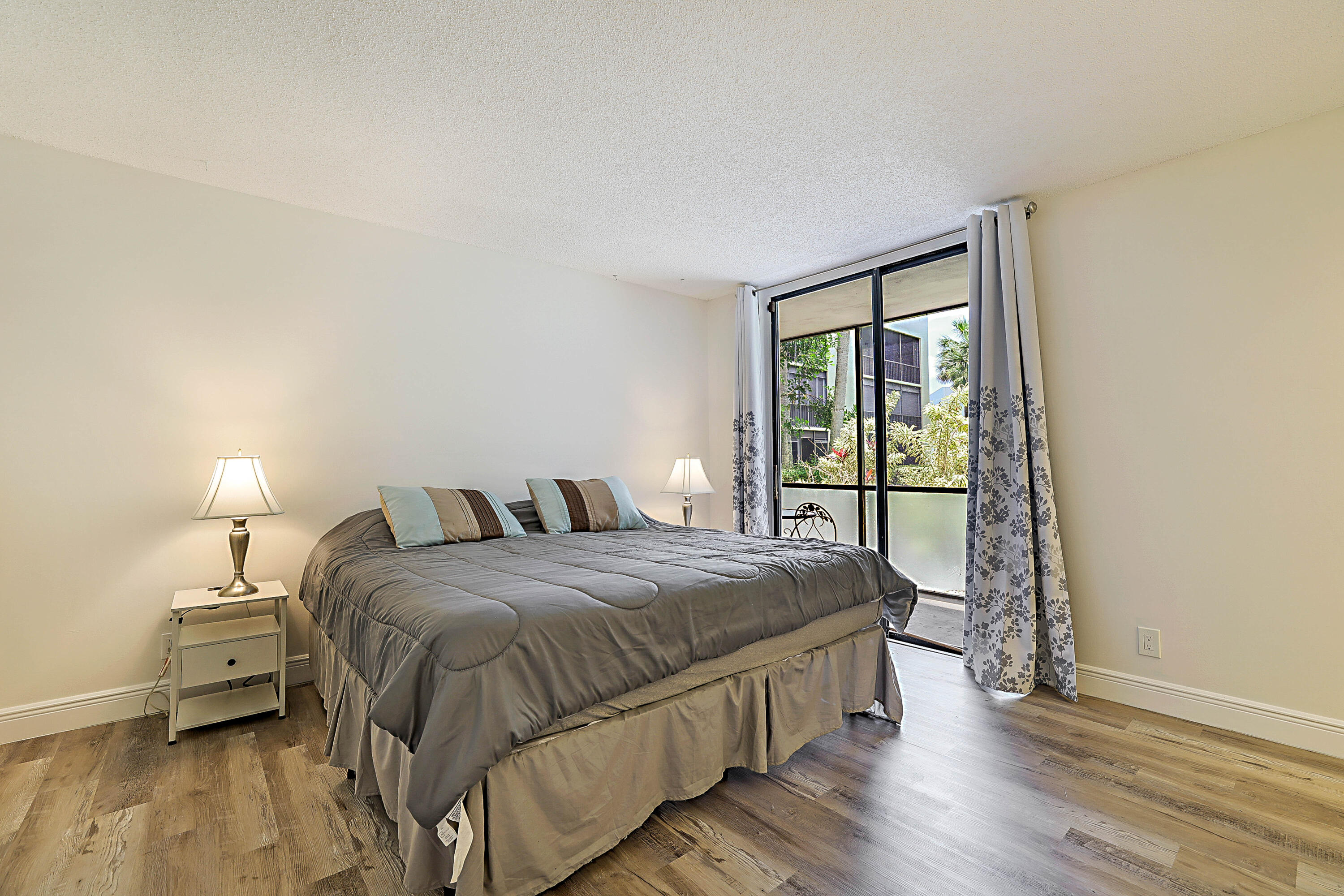 LAS VERDES - Residential