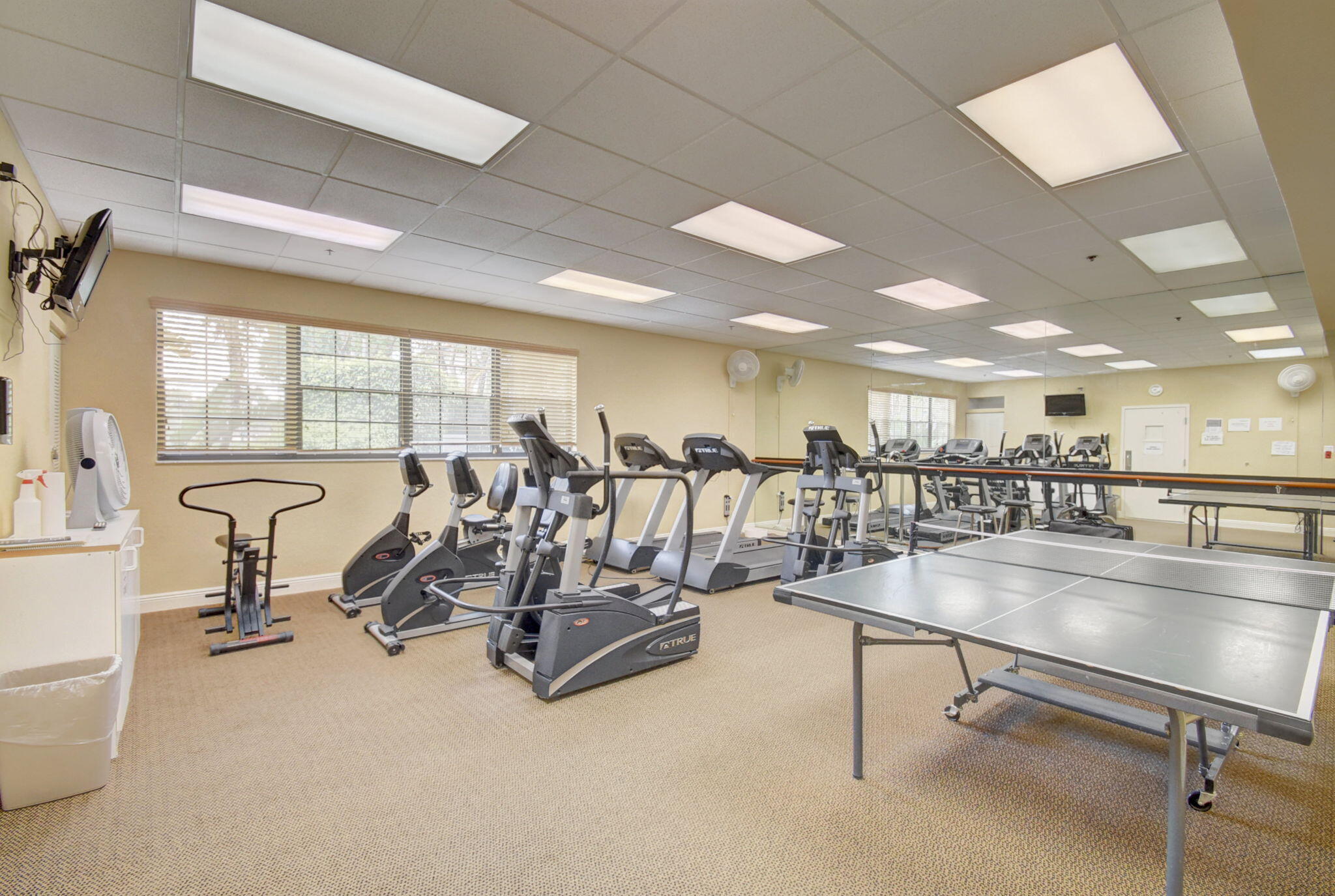 Palm Chase Lakes - Residential