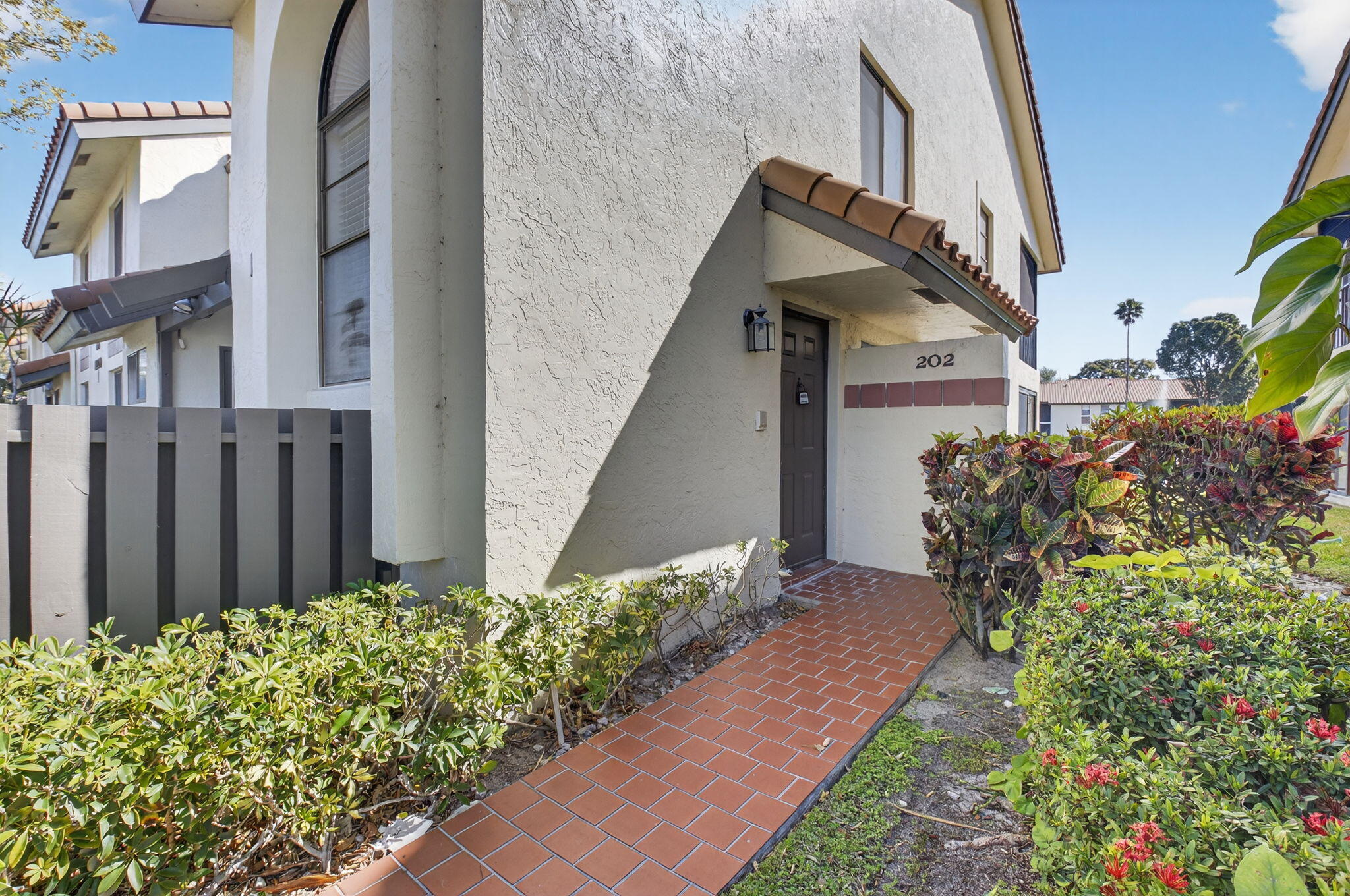 Palm Chase Lakes - Residential