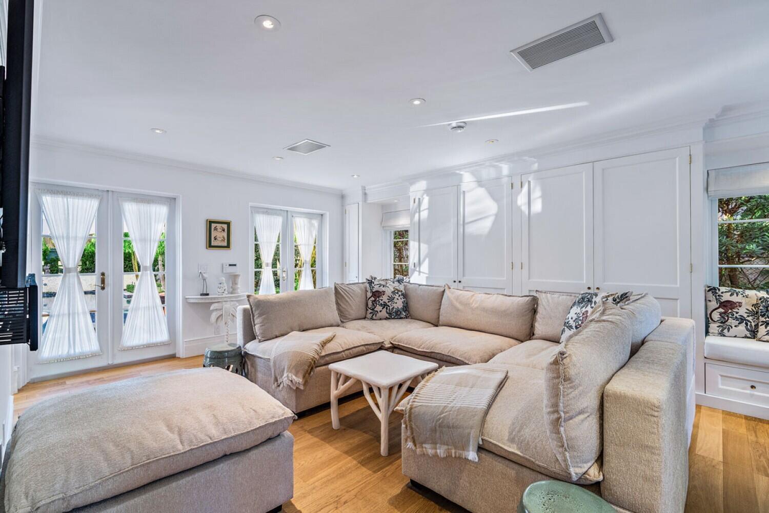 Tropical Isle - Residential