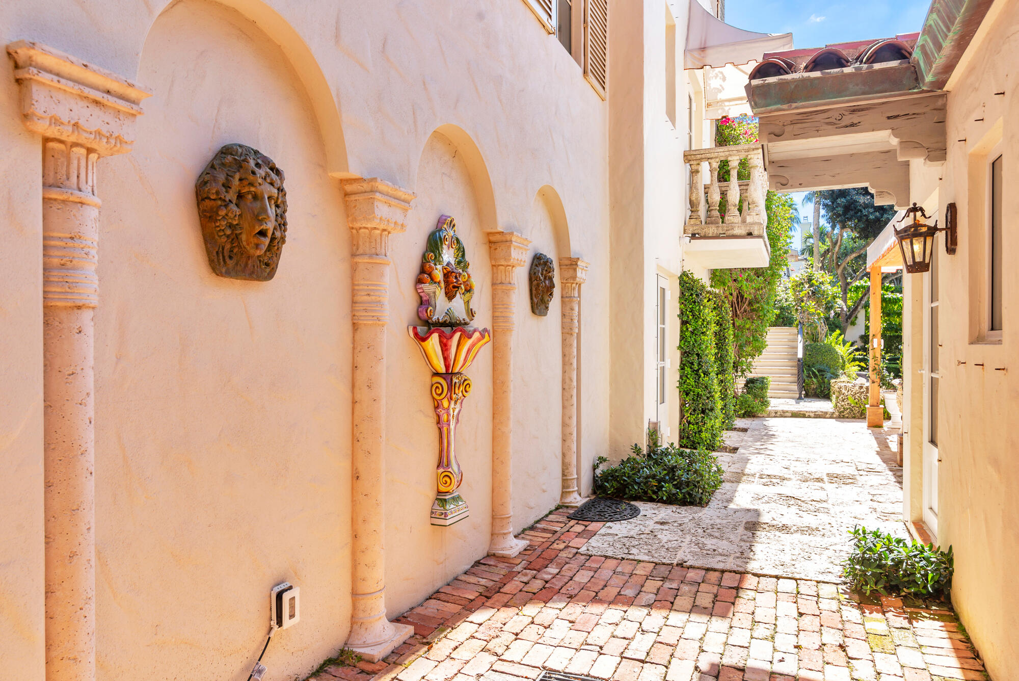 Tropical Isle - Residential