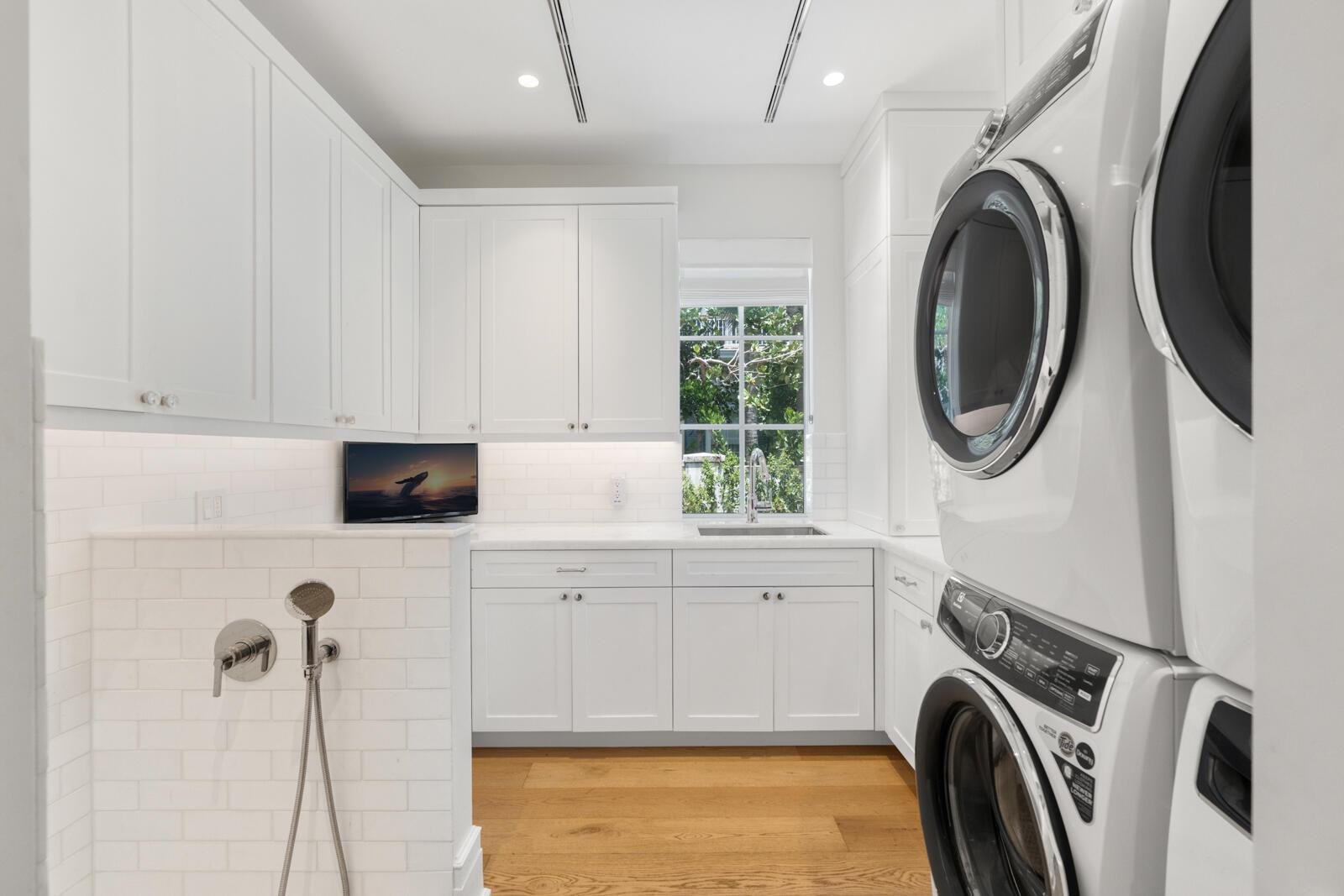 Tropical Isle - Residential